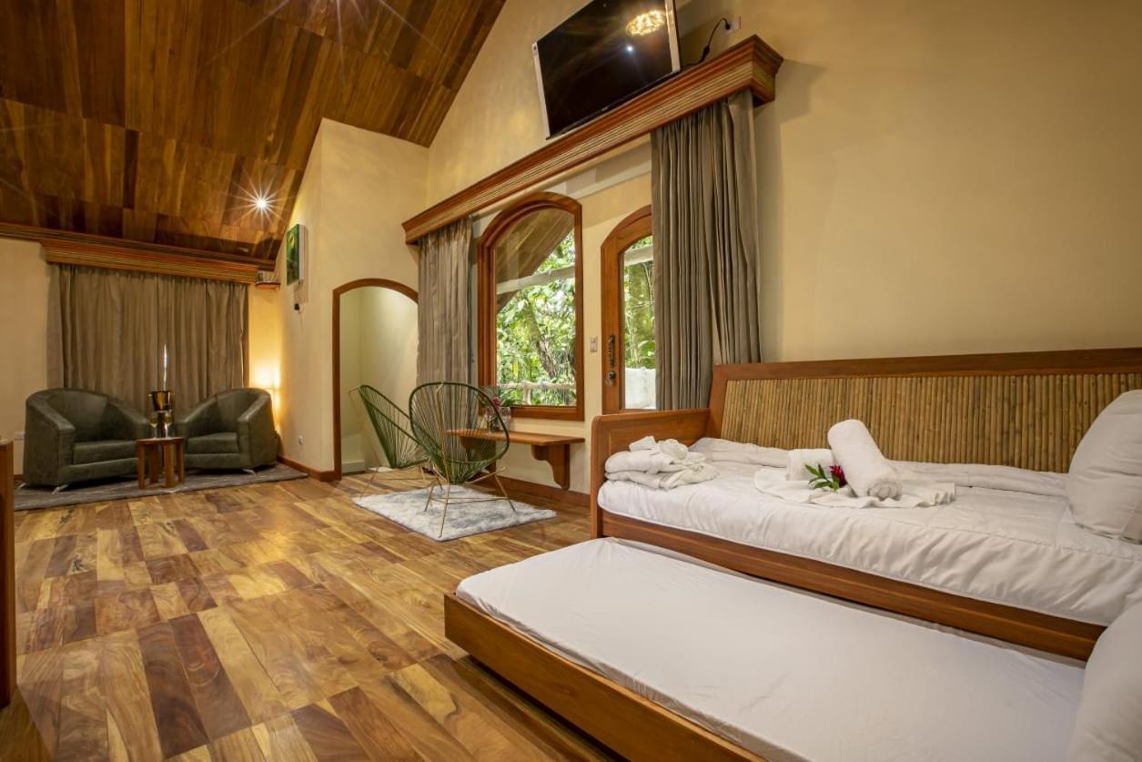Arenal Toucan La Fortuna Ngoại thất bức ảnh